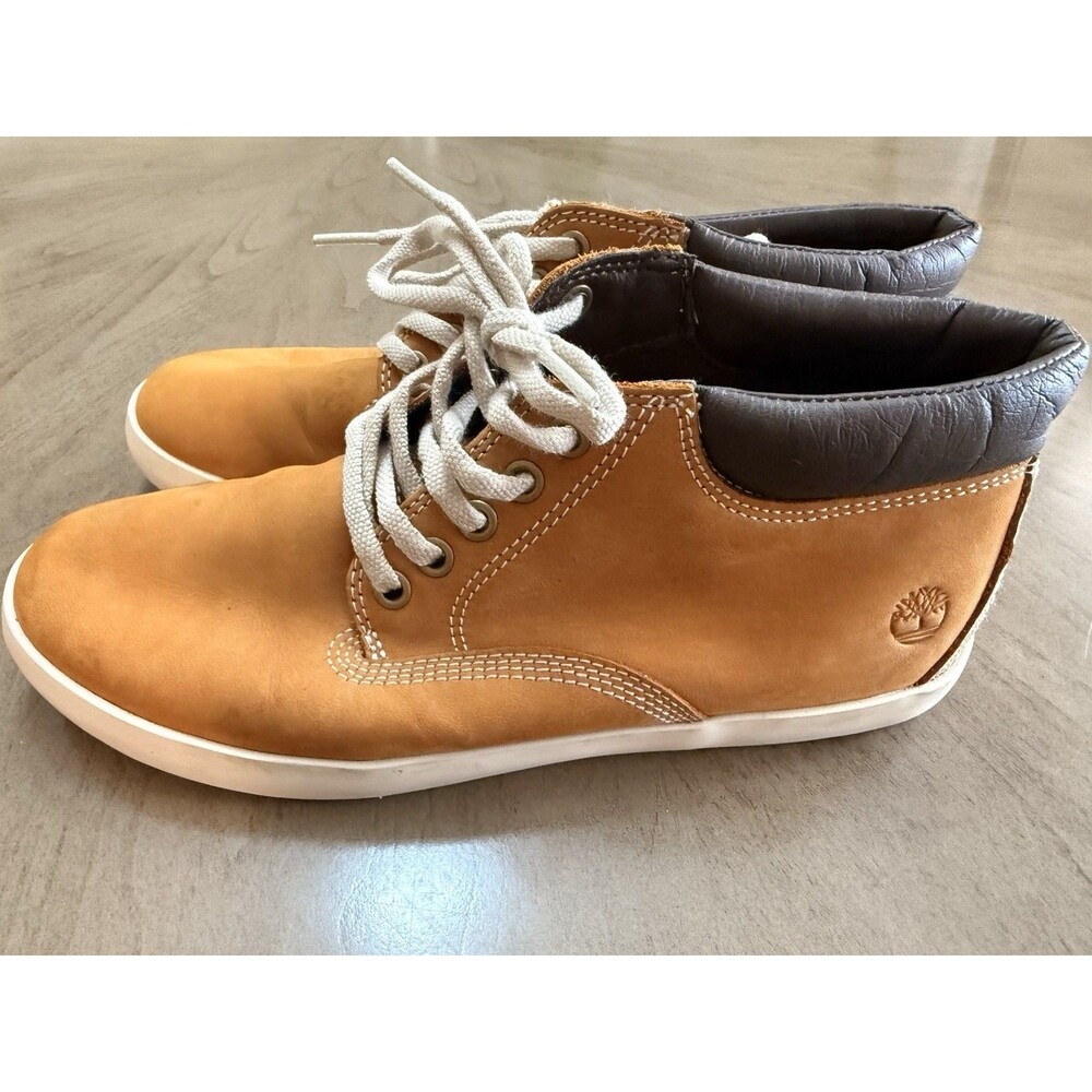 Timberland Women’s Dausette Chukka Wheat Nubuck A1KKQ. SZ: 8